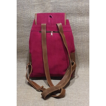 Plecak damski ze skóry zamszowej w kolorze fuksji z etnicznym haftem.